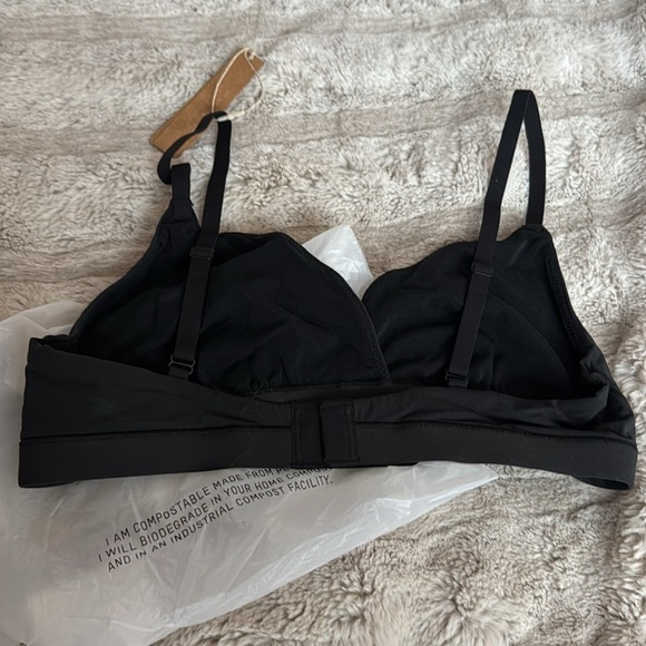 SKIMS FITS EVERYBODY CROSSOVER BRALETTE NWT ONYX BLACK sz S Small - Picture 5 of 6
